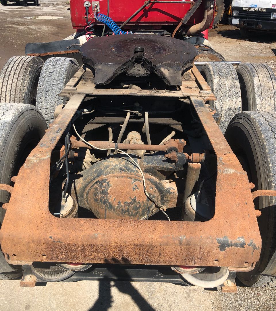 1996 VOLVO WG64 - Image 23